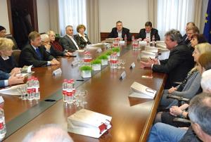 DeSUS v Sežani o sodelovanju na čezmejnem območju